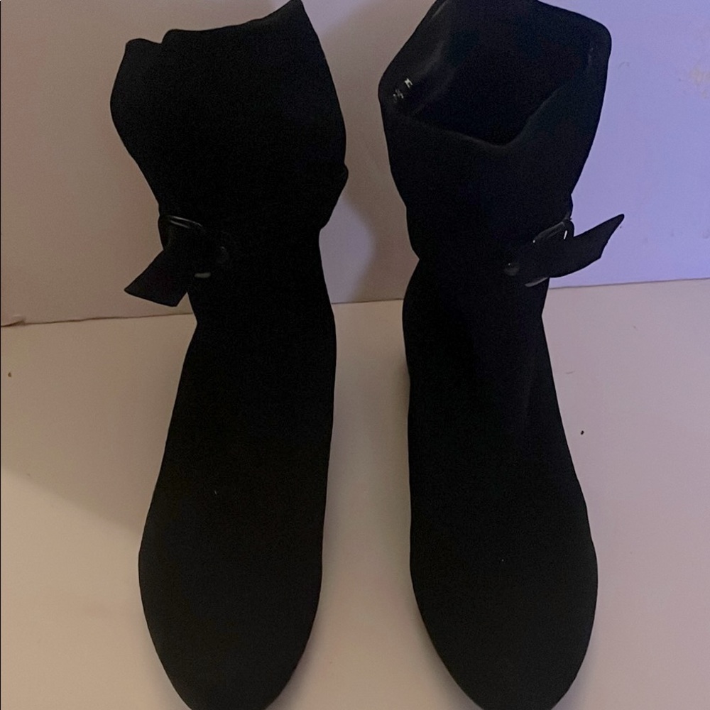 Stuart Weitzman flat suede boots